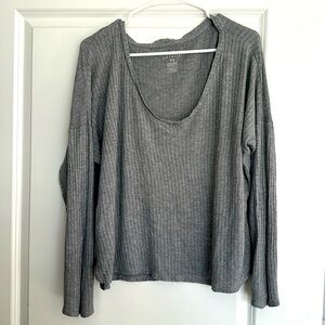 Scoop neck soft sweater